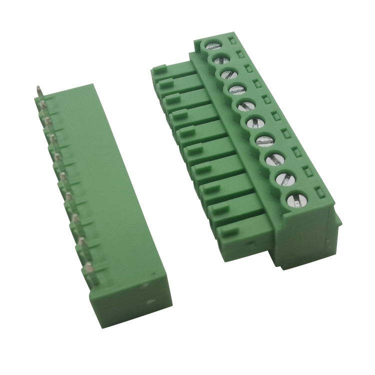 فهم الاختلافات بين الكتل الطرفية القابلة للتوصيل، والبراغي، والحاجزات، وغير القابلة للتوصيل